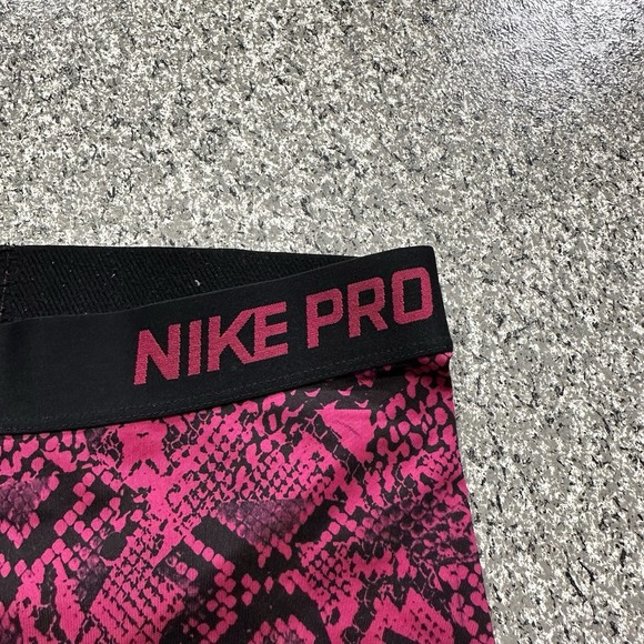Nike Pro Spandex Shorts Womens M Pink Snake Print Compression 3" - Picture 3 of 8